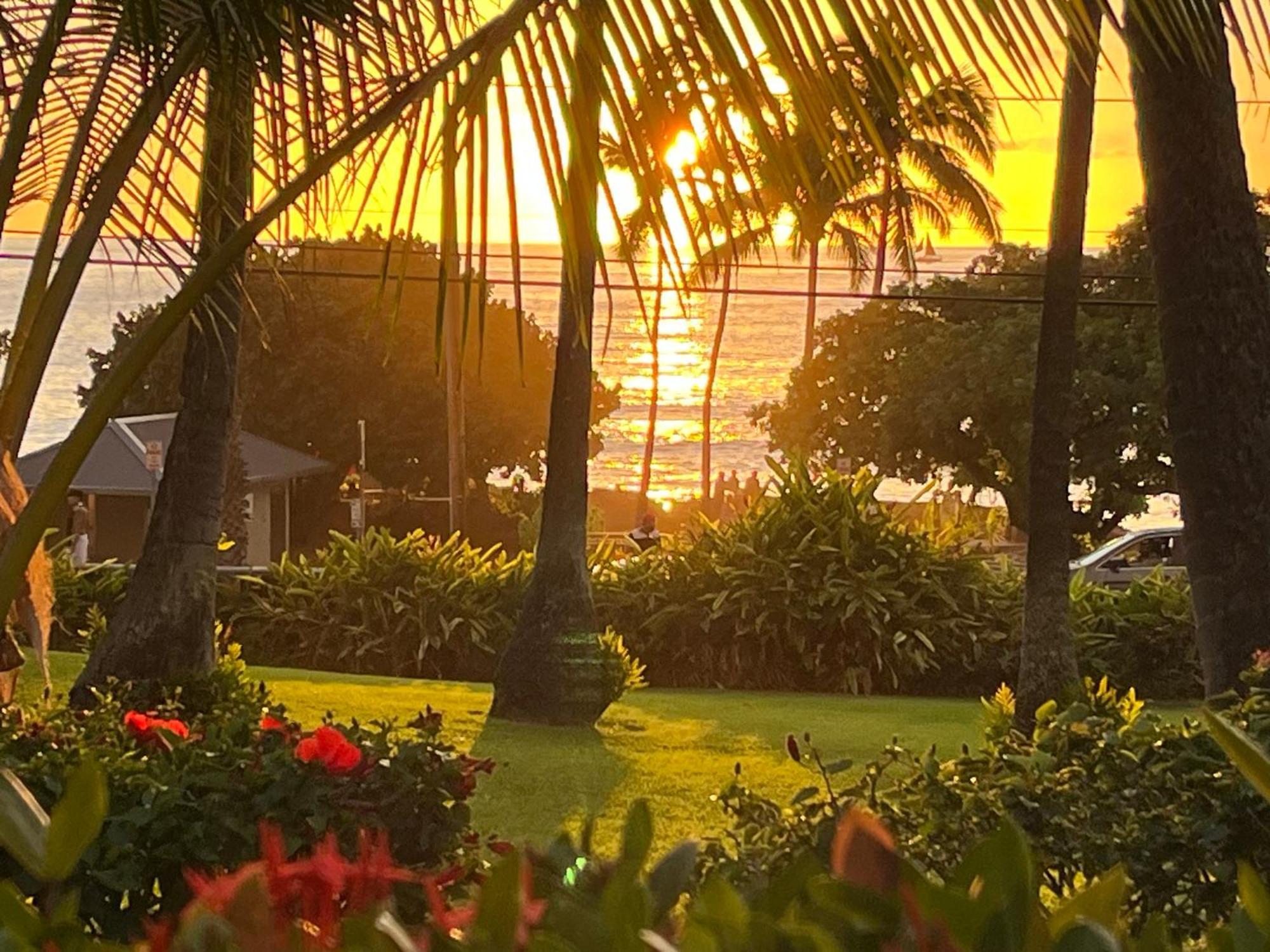 Family Getaway - Lava Room At Magic Sands Beach Kailua-Kona Buitenkant foto